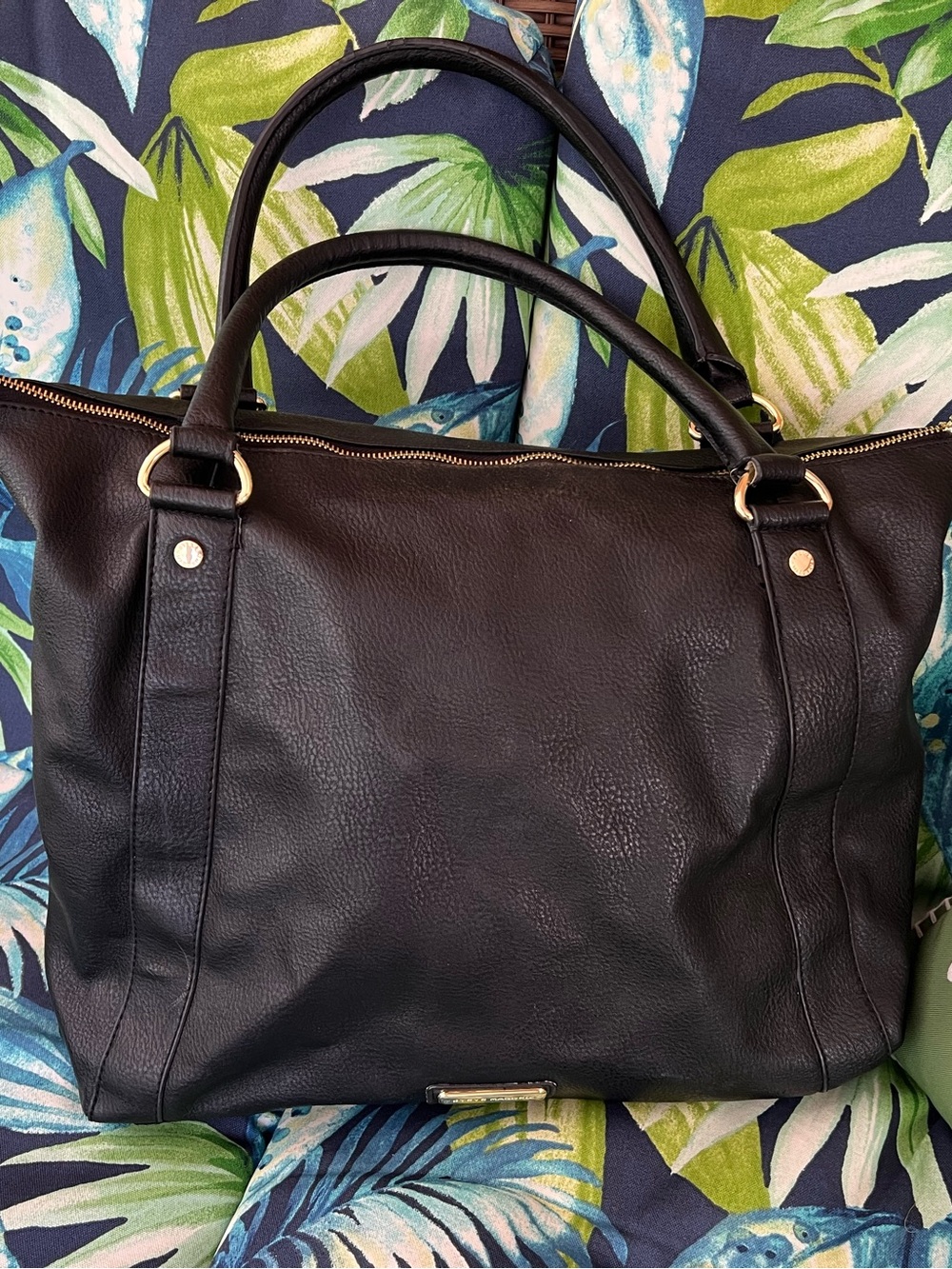 Steve Madden Black Tote overnight bag purse with Gold Hardware multiple pockets